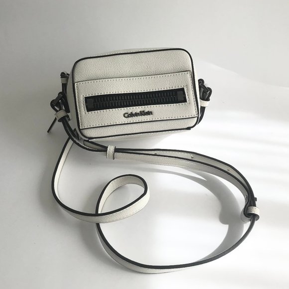 Calvin Klein Bag - Picture 2 of 10